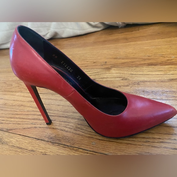 Saint Laurent Pointed-Toe Leather Pumps - size 6 - Picture 5 of 14